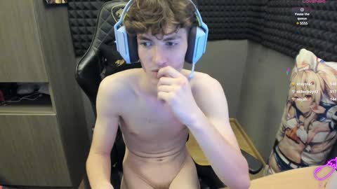 Snapshot of bambelbye chatting on December 2024 11:04:01 PM Gaz online show from December 2024 11:04:01 PM