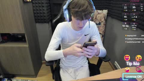 Snapshot of bambelbye chatting on December 2024 10:06:01 PM Gaz online show from December 2024 10:06:01 PM