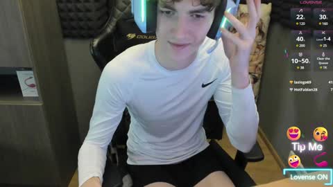 Snapshot of bambelbye chatting on December 2024 12:02:02 AM Gaz online show from December 2024 12:02:02 AM