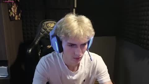 Snapshot of bambelbye chatting on November 2025 11:09:01 PM Gaz online show from November 2025 11:09:01 PM