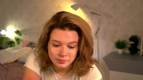 Snapshot of bambi_bimboo chatting on June 2026 06:53:02 PM Mila online show from June 2026 06:53:02 PM