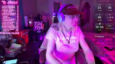 Snapshot of bambibimbosparkles chatting on April 2026 03:22:01 AM Bambi Sparkles TS online show from April 2026 03:22:01 AM