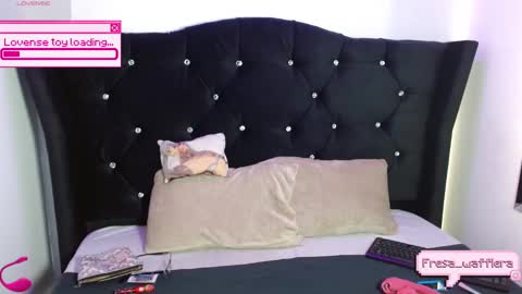 banana_wafflera online show from November 2025 12:37:02 PM