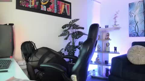 Gabi  online show from October 2025 07:36:02 PM