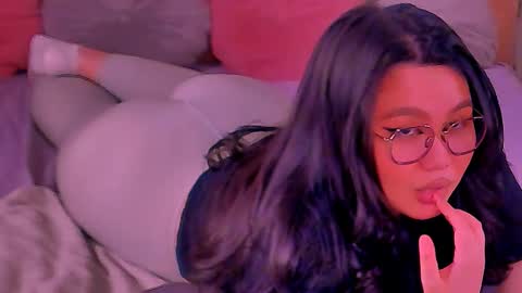 Barbie Kim online show from March 2025 02:47:02 AM