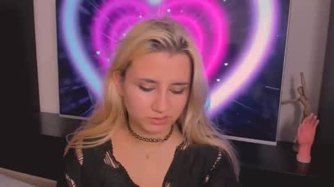 barbarasiren online show from September 2025 04:07:01 PM