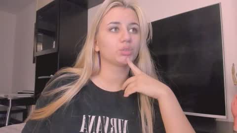 barbarasiren online show from November 2025 12:07:02 PM