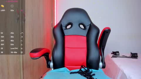 Nicolle  online show from March 2026 03:01:01 AM