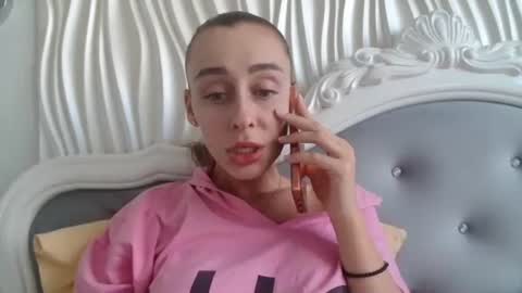 Snapshot of barbie_giirls_ chatting on May 2026 11:04:02 AM Kate online show from May 2026 11:04:02 AM
