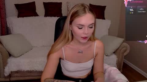 Lilli 3 online show from September 2025 05:44:02 AM