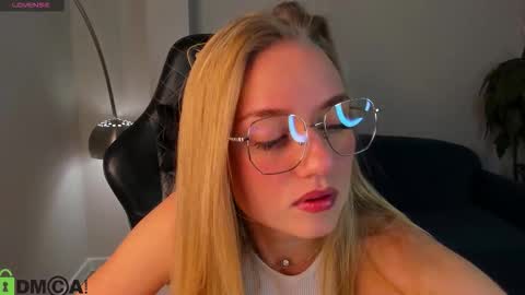 LisGTM2 Mon-Thu Sat 0100am-0700am online show from November 2025 12:16:02 AM