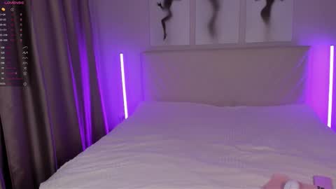  Emma online show from November 2025 06:52:01 PM