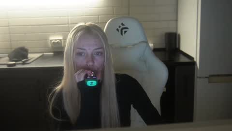 barbinsss online show from December 2024 09:22:02 PM