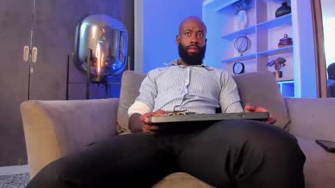 Bastian. online show from November 2025 12:16:01 PM