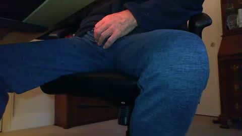 BateBro13 online show from November 2025 03:12:01 PM