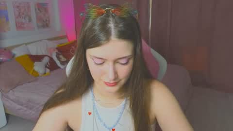 Snapshot of batty_sweetie chatting on June 2026 07:24:01 AM Jessica online show from June 2026 07:24:01 AM
