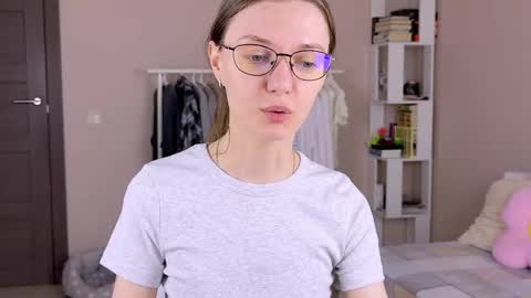 Snapshot of bb_lourels_ chatting on May 2026 05:09:01 PM Lourel I will be here on and online show from May 2026 05:09:01 PM