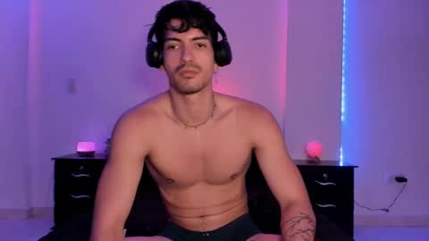 Valentino online show from January 2025 12:11:01 AM