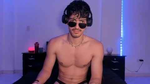 Valentino online show from January 2025 09:53:01 PM