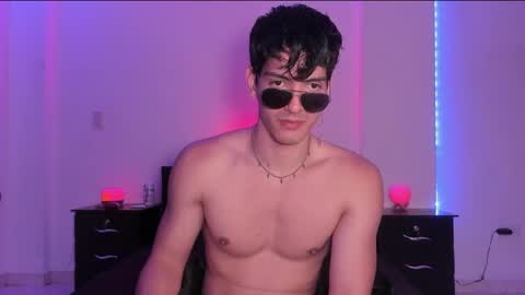 Valentino online show from January 2025 09:14:02 PM