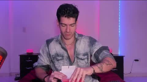 Valentino online show from March 2025 01:04:02 AM