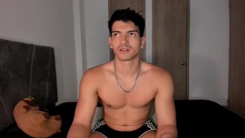 Valentino online show from September 2025 09:49:02 PM