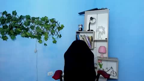 Charlote online show from November 2025 12:08:02 PM