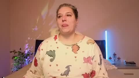 Love online show from April 2026 03:42:02 PM