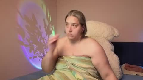 Snapshot of bbw_goddes chatting on June 2026 05:16:01 PM Love online show from June 2026 05:16:01 PM