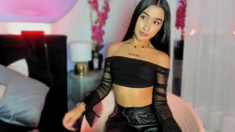 Snapshot of bby_izzy chatting on April 2026 11:37:01 AM Bby online show from April 2026 11:37:01 AM
