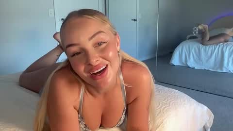 Bree online show from September 2025 11:20:01 PM