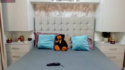 larra online show from October 2025 03:54:02 PM