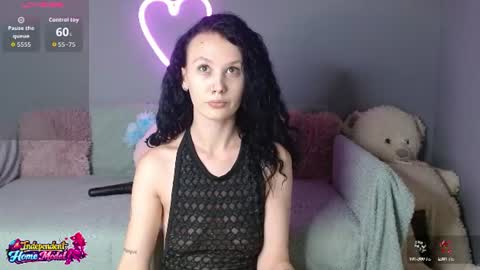 Snapshot of bea_doll chatting on July 2026 01:24:02 AM Bea online show from July 2026 01:24:02 AM