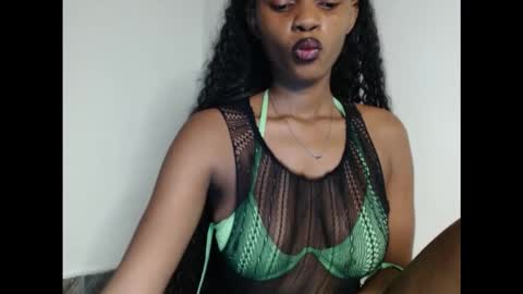 Snapshot of beakimber50 chatting on October 2025 12:07:02 AM beakimber50 online show from October 2025 12:07:02 AM