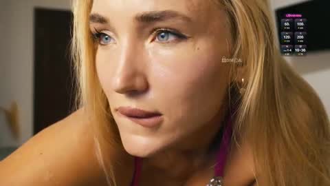 Chloe online show from September 2025 09:53:02 PM