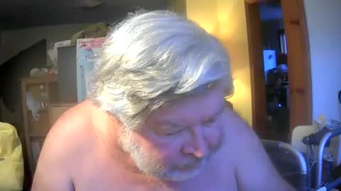 Snapshot of bear8620 chatting on June 2026 09:34:01 AM bear online show from June 2026 09:34:01 AM