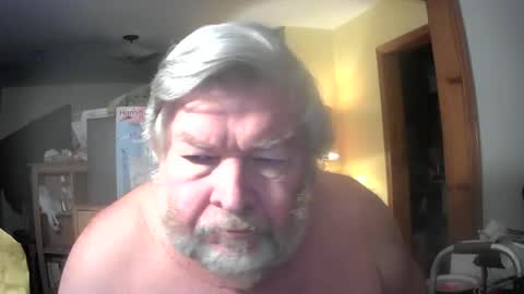 Snapshot of bear8620 chatting on June 2026 07:55:01 AM bear online show from June 2026 07:55:01 AM