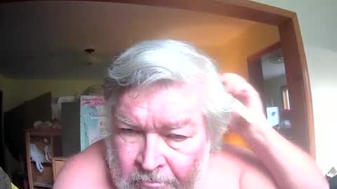 Snapshot of bear8620 chatting on June 2026 12:02:01 AM bear online show from June 2026 12:02:01 AM