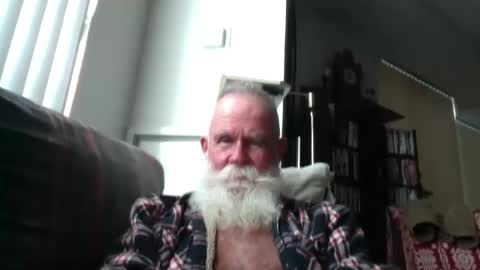 beardbushy online show from October 2025 04:11:01 PM