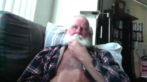 beardbushy online show from May 2026 02:24:02 PM