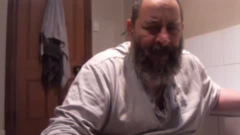 Snapshot of bearsteve75 chatting on April 2026 03:39:01 PM bearsteve75 online show from April 2026 03:39:01 PM