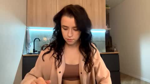 Katie online show from October 2025 07:09:01 AM