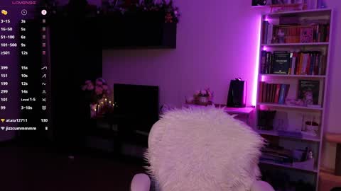 Snapshot of beatricefawne chatting on March 2025 02:04:01 AM Bzzz Bea online show from March 2025 02:04:01 AM