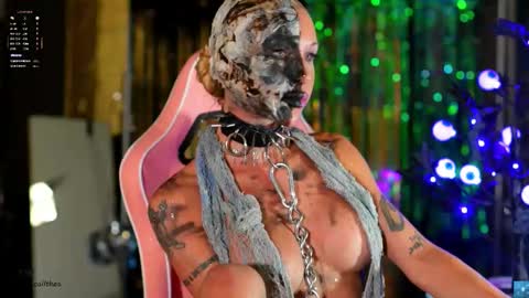 Snapshot of beatrix_rich chatting on October 2025 06:28:02 PM beatrix_rich online show from October 2025 06:28:02 PM