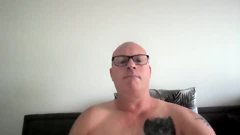 Snapshot of beatsboy87 chatting on February 2025 09:58:02 PM beatsboy87 online show from February 2025 09:58:02 PM