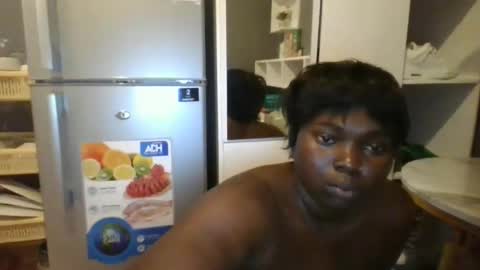 Snapshot of beautie699392 chatting on February 2025 01:22:01 PM Lil stunner online show from February 2025 01:22:01 PM