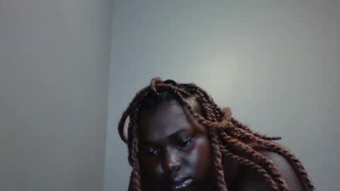 Snapshot of beautie699392 chatting on March 2025 06:30:01 AM Lil stunner online show from March 2025 06:30:01 AM