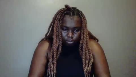 Snapshot of beautie699392 chatting on March 2025 06:27:01 AM Lil stunner online show from March 2025 06:27:01 AM