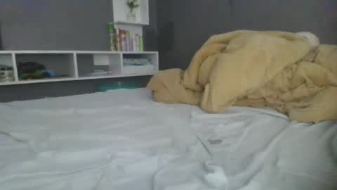 Snapshot of beautie699392 chatting on September 2025 02:18:02 PM Lil stunner online show from September 2025 02:18:02 PM