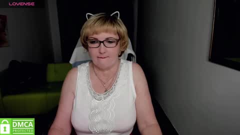 Snapshot of beautiful_lina7 chatting on January 2025 04:59:01 PM your Lana online show from January 2025 04:59:01 PM